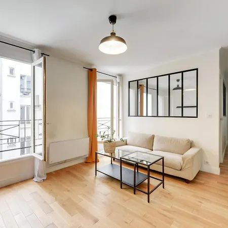 604 Lizzy - Superbe A * Paris